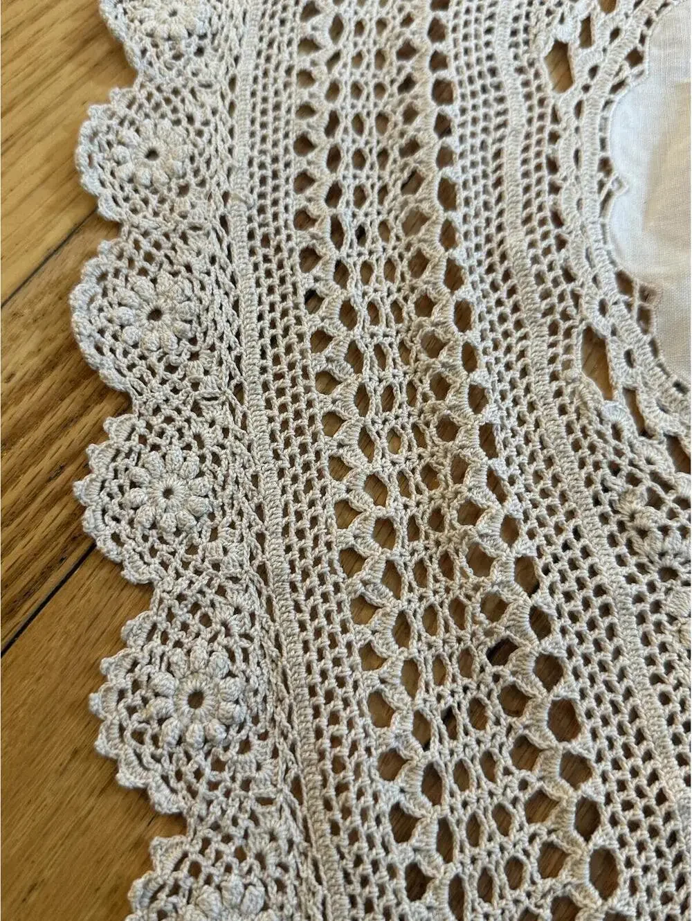 Vintage 61” Round Crochet Lace Embroidered Tablecloth Cottagecore